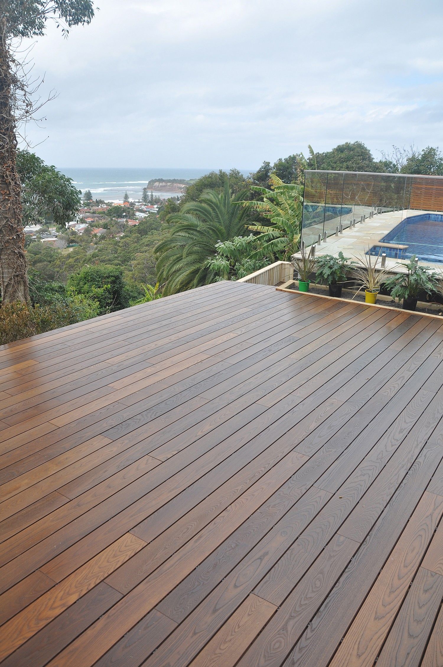 WOOD-DECKING-thermotreated-straight